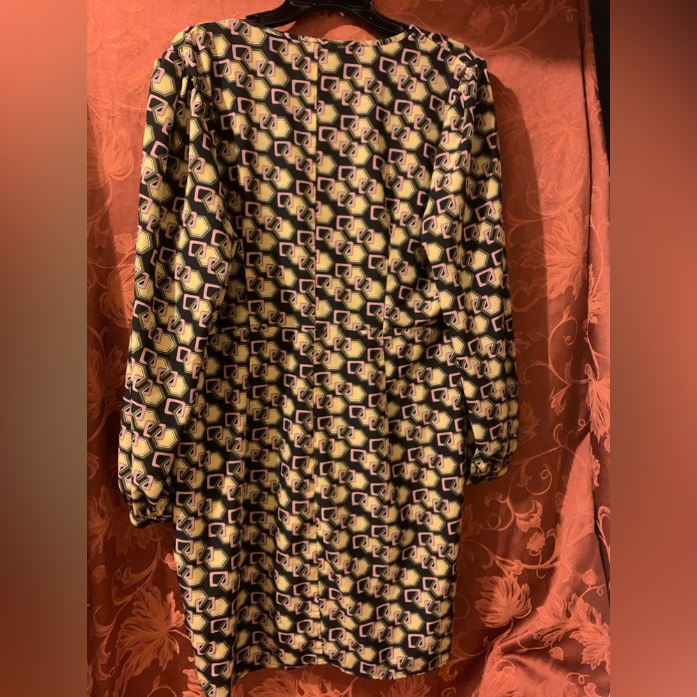 Dress - Picture 2 of 4